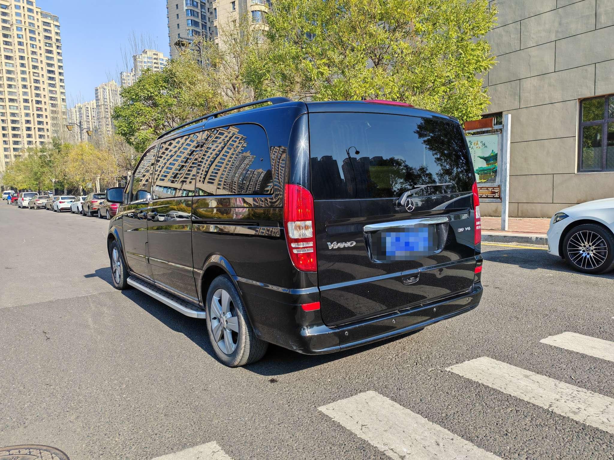 Mercedes-Benz V-Class 2013 thumb 3