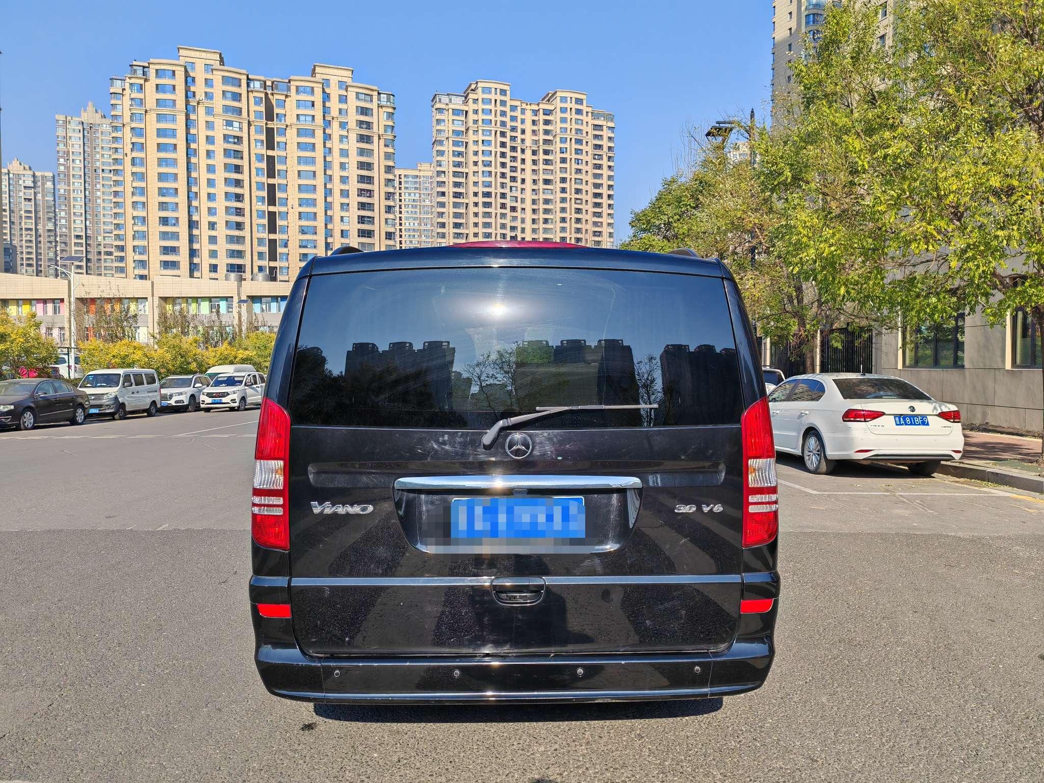 Mercedes-Benz V-Class 2013 thumb 4