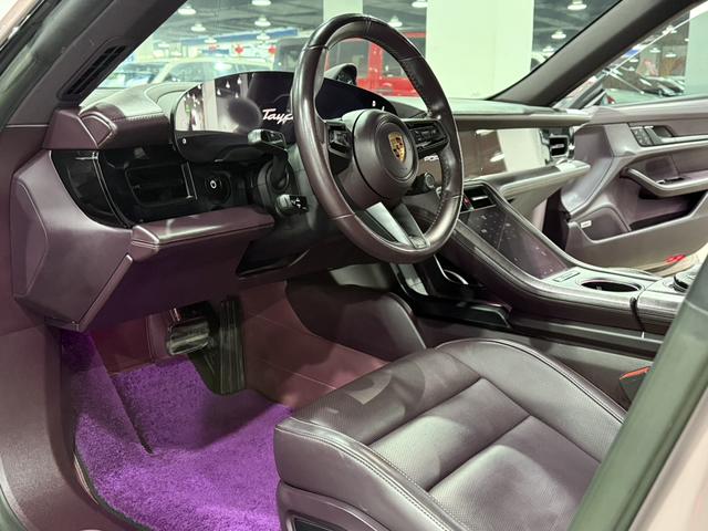 Porsche Taycan 2022 thumb 3