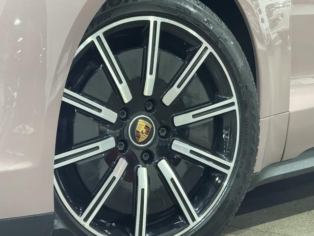 Porsche Taycan 2022 thumb 7