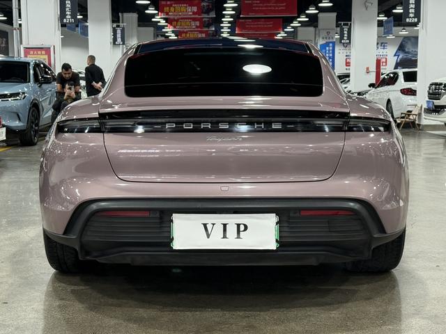 Porsche Taycan 2022 thumb 9