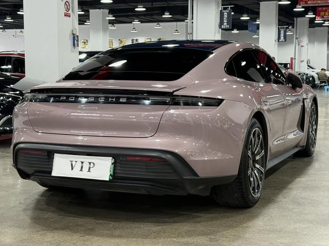 Porsche Taycan 2022 thumb 10