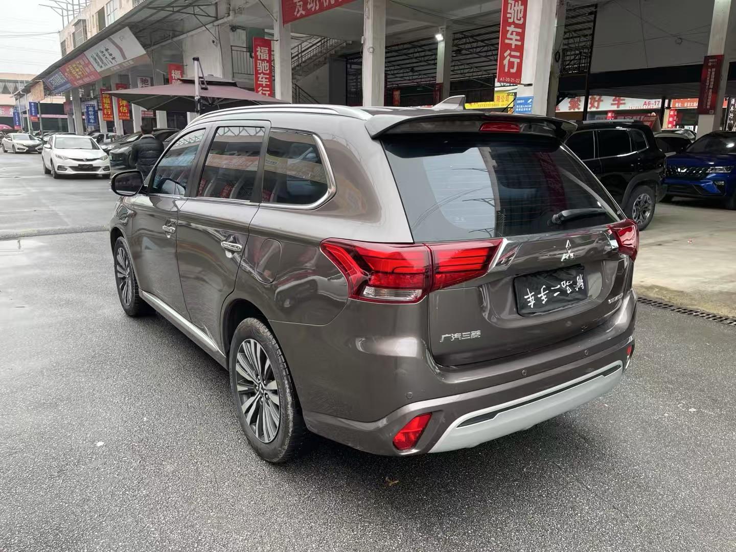 Mitsubishi Outlander 2022 thumb 2