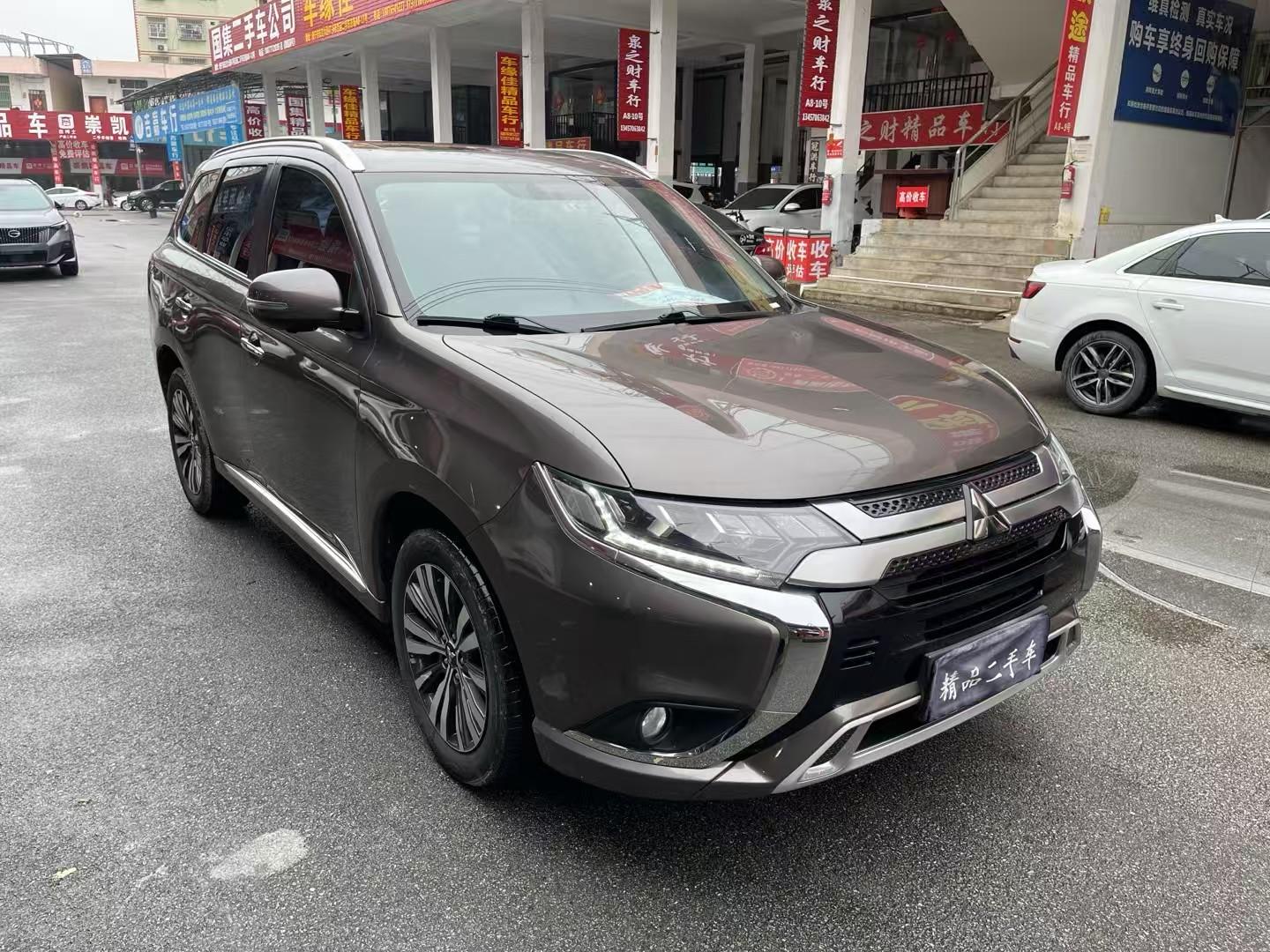 Mitsubishi Outlander 2022 thumb 10