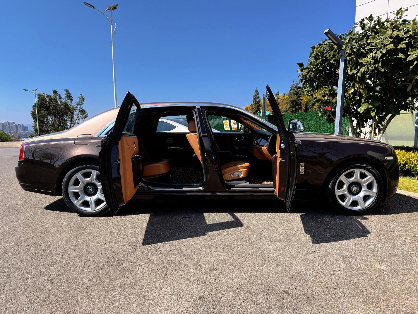 Rolls-Royce Ghost 2014 thumb 6