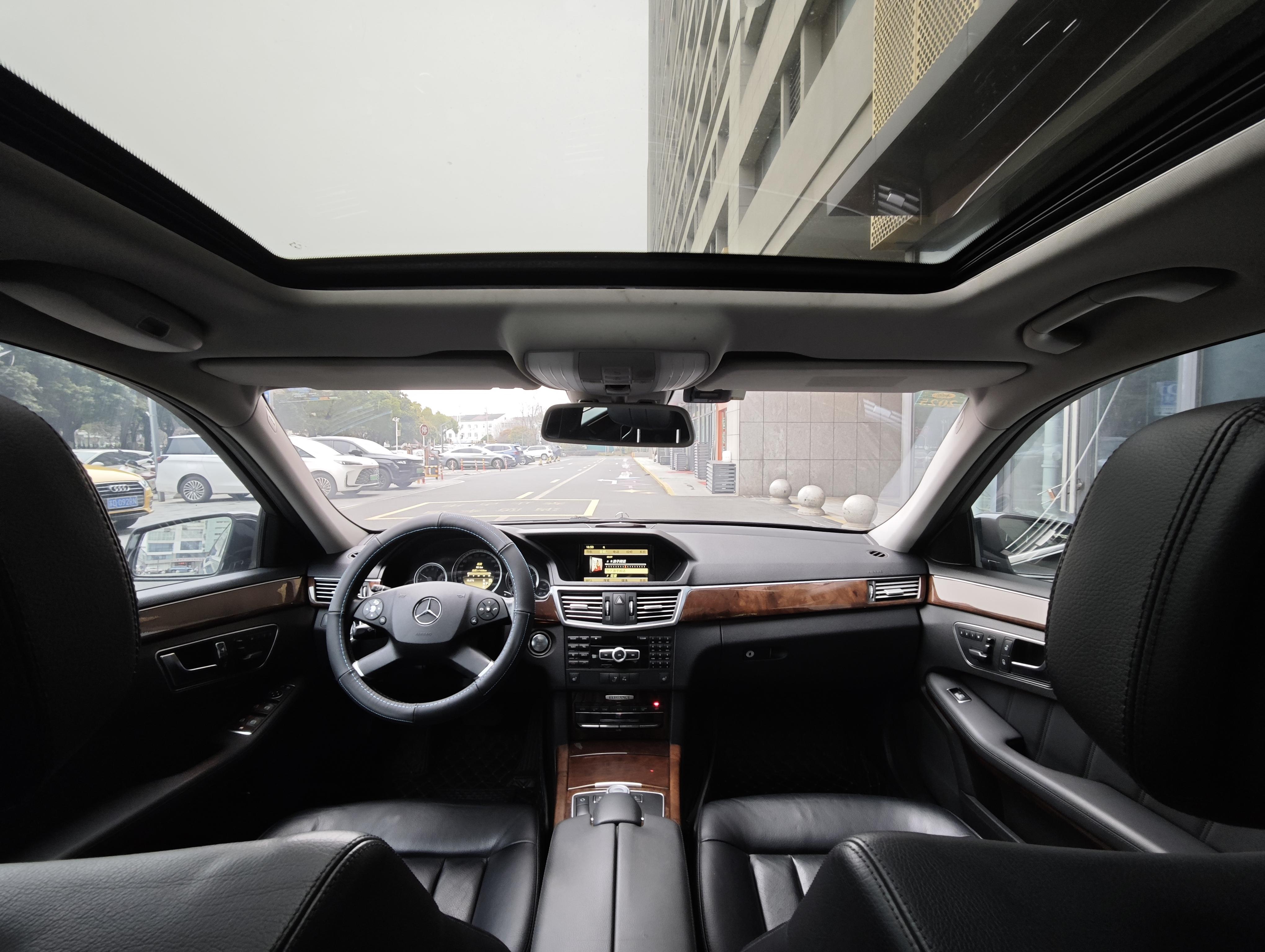 Mercedes-Benz E-Class 2012 thumb 4