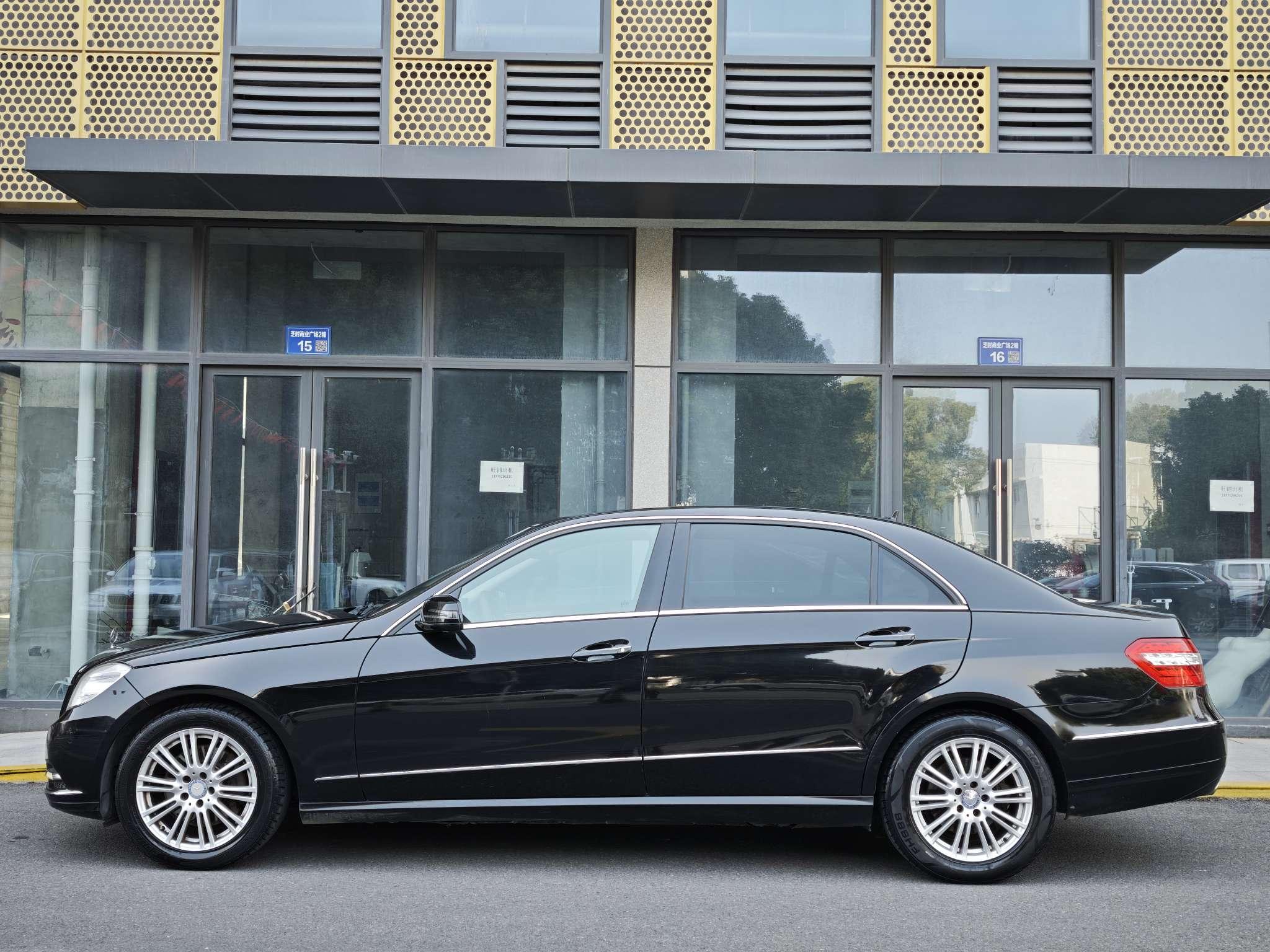 Mercedes-Benz E-Class 2012 thumb 10
