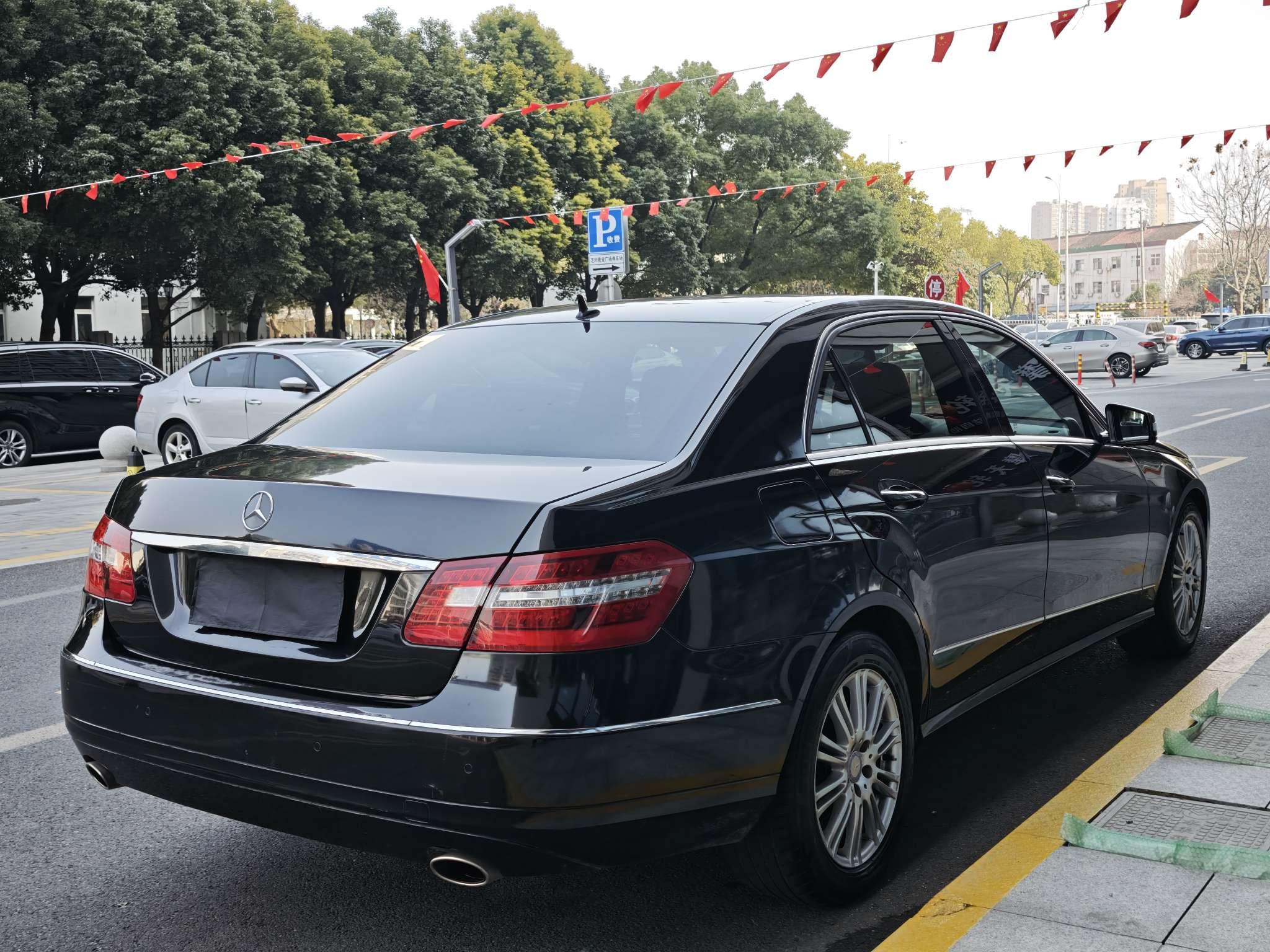 Mercedes-Benz E-Class 2012 thumb 12