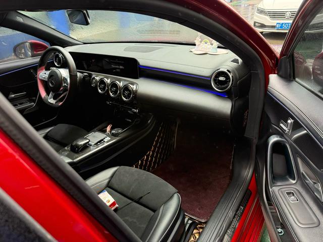 Mercedes-Benz A-Class 2019 thumb 3