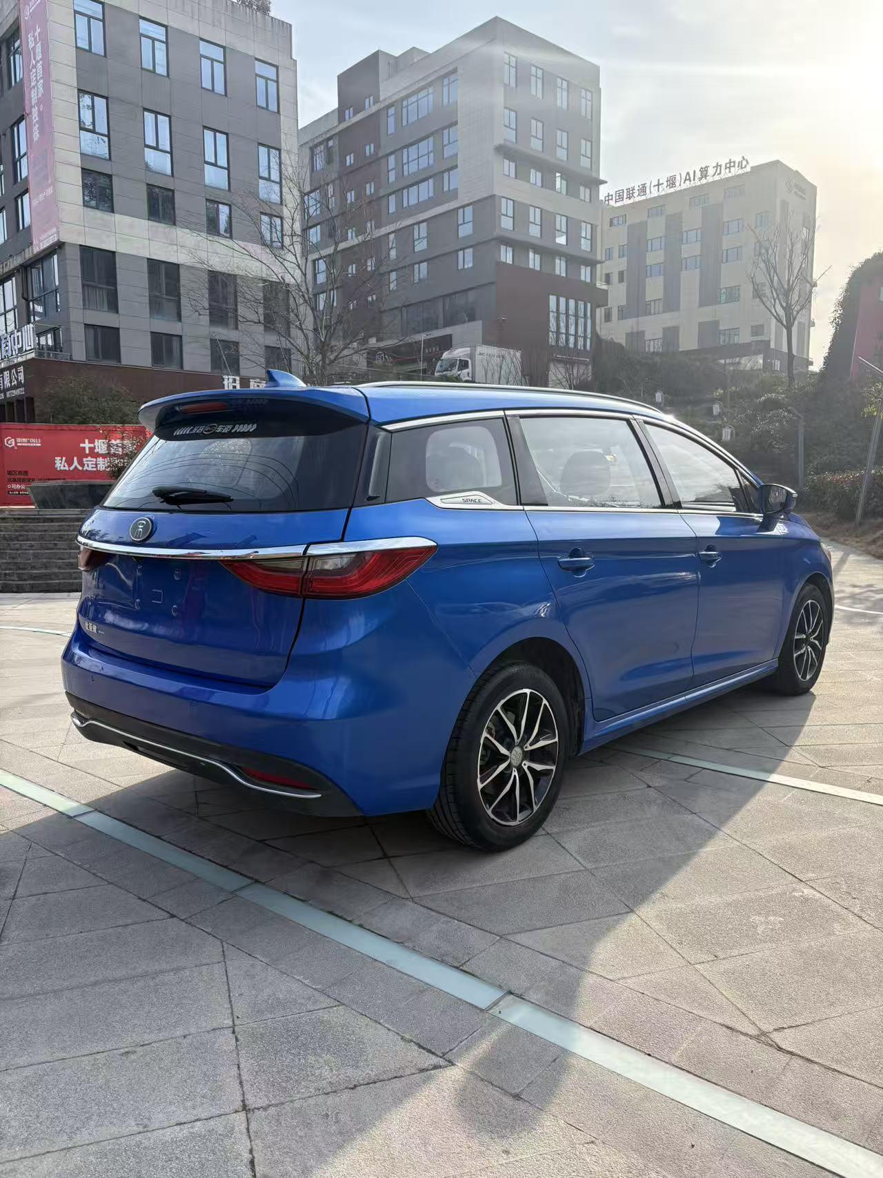BYD Song 2018 thumb 4