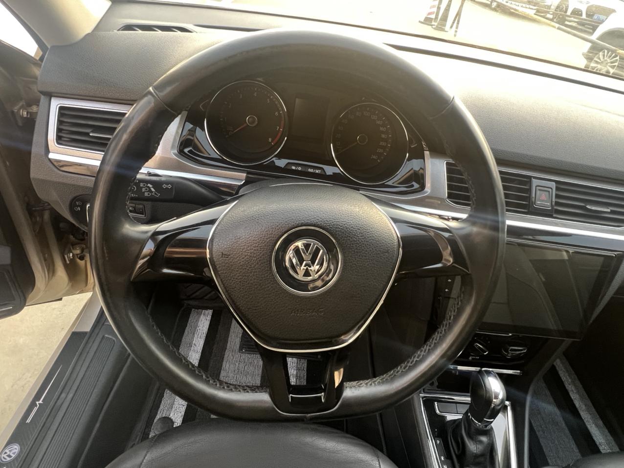 Volkswagen Bora 2017 thumb 9
