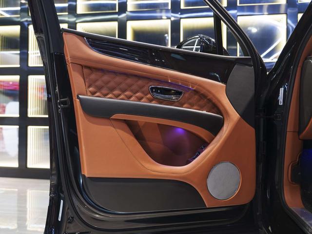 Bentley Bentayga 2021 thumb 9