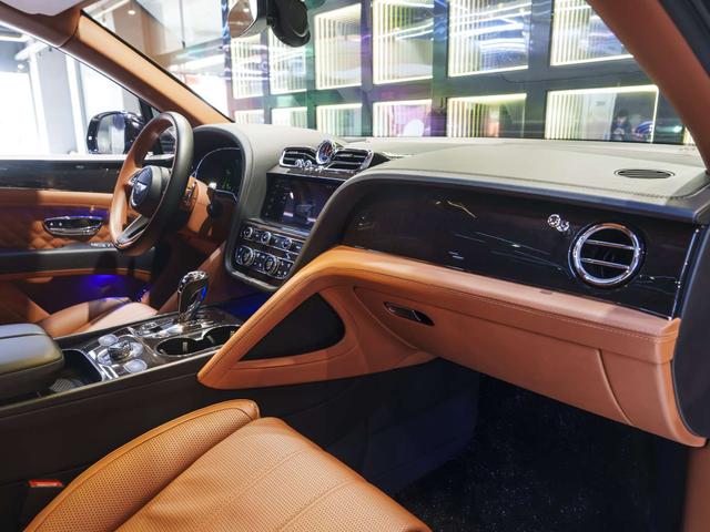 Bentley Bentayga 2021 thumb 12