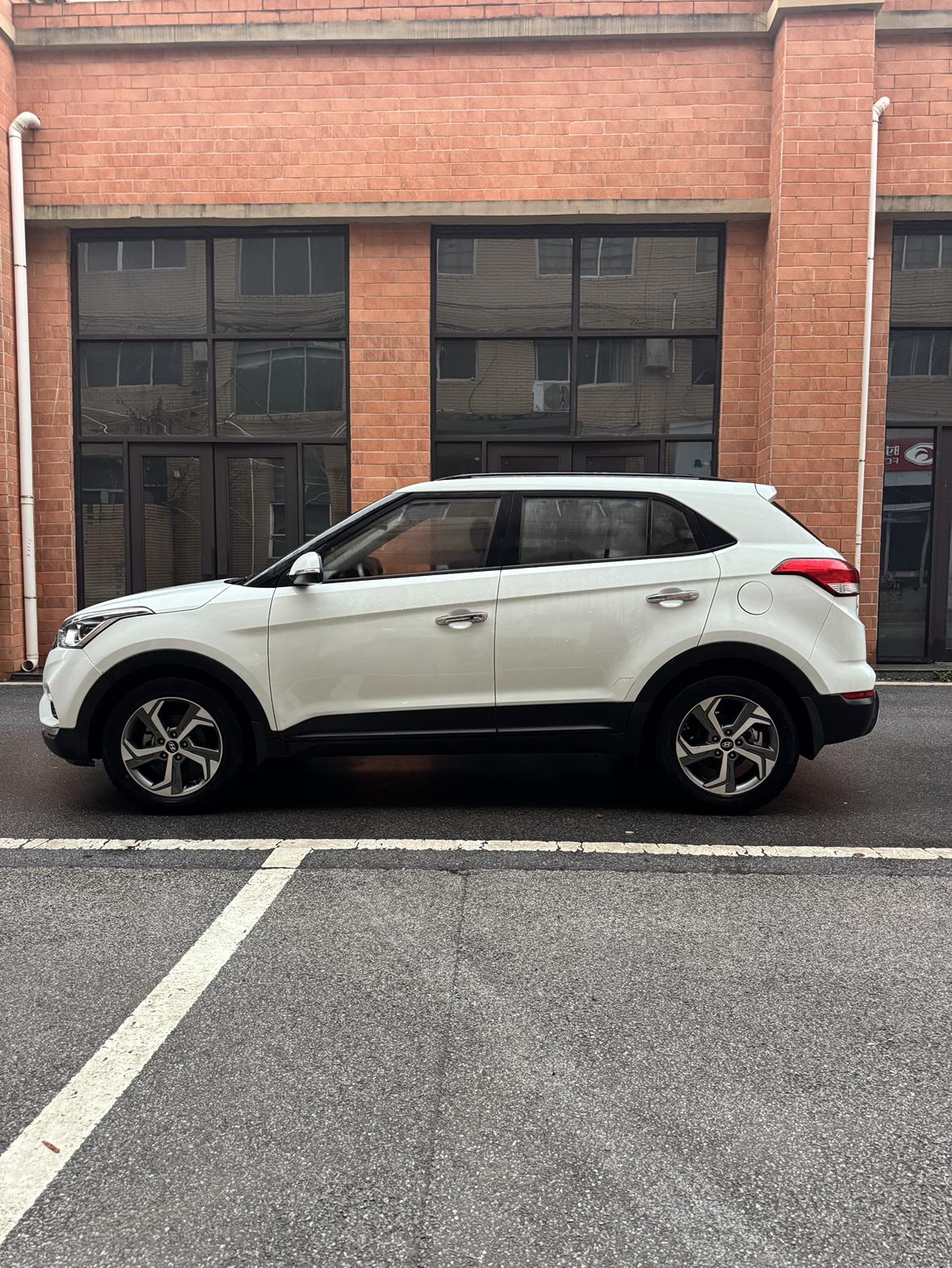 Hyundai ix25 2019 thumb 2