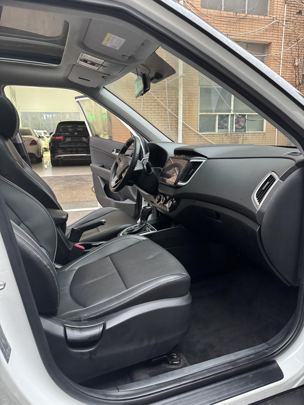 Hyundai ix25 2019 thumb 10