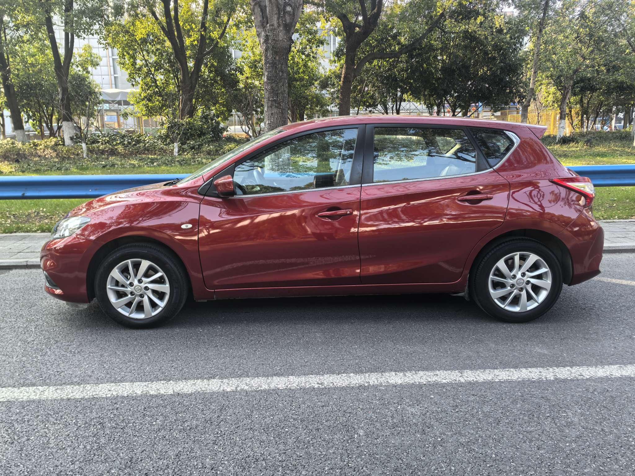 Nissan Tiida 2018 thumb 10