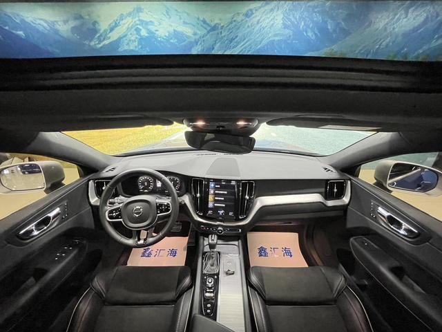 Volvo XC60 2019 thumb 6