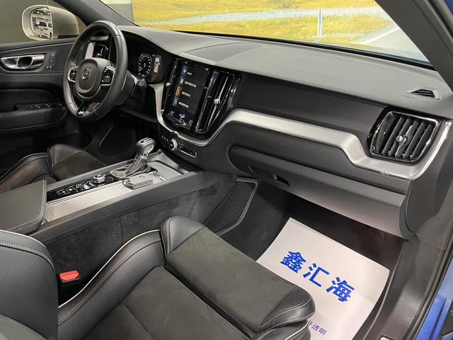 Volvo XC60 2019 thumb 7