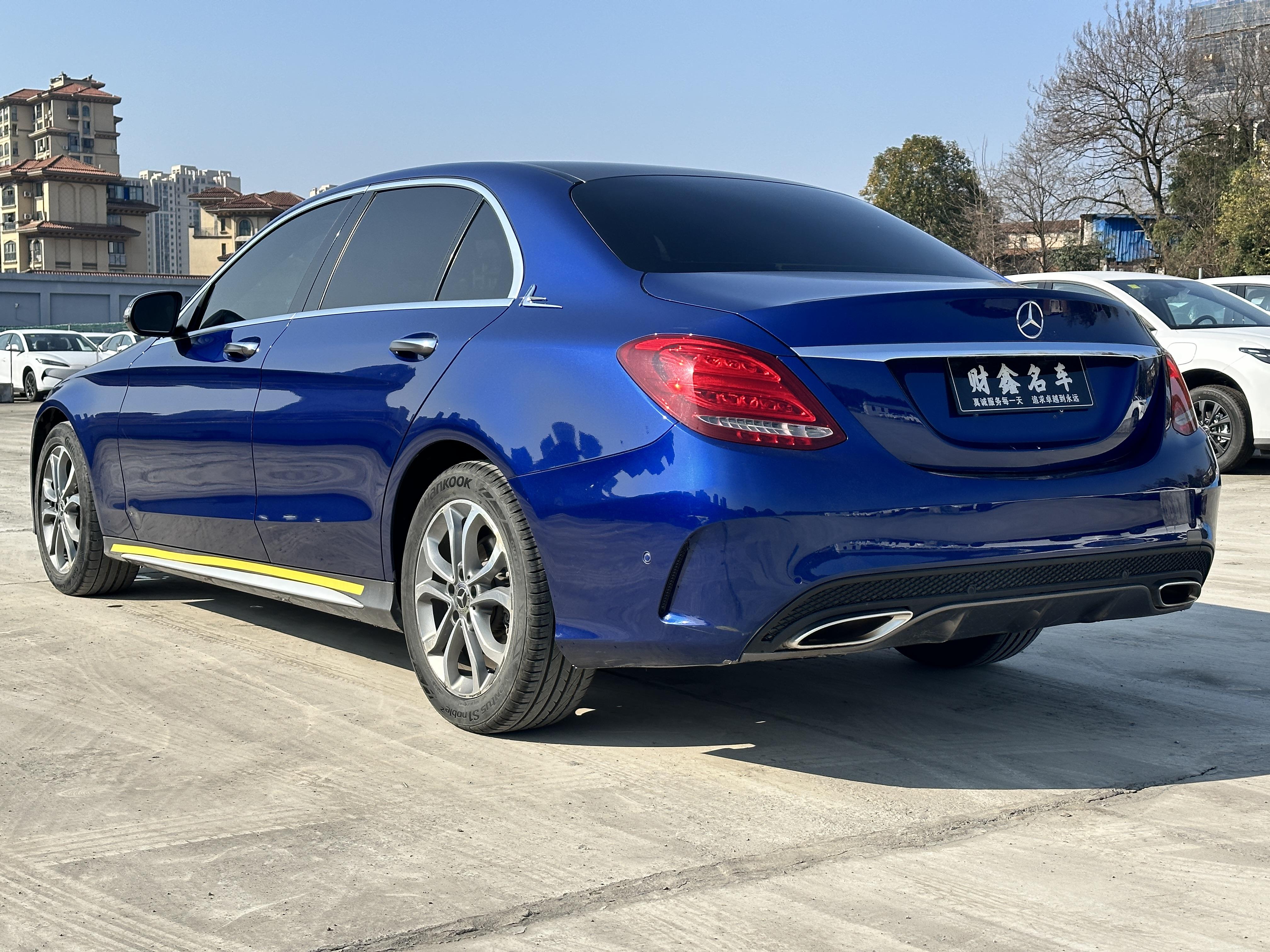 Mercedes-Benz C-Class 2018 thumb 3