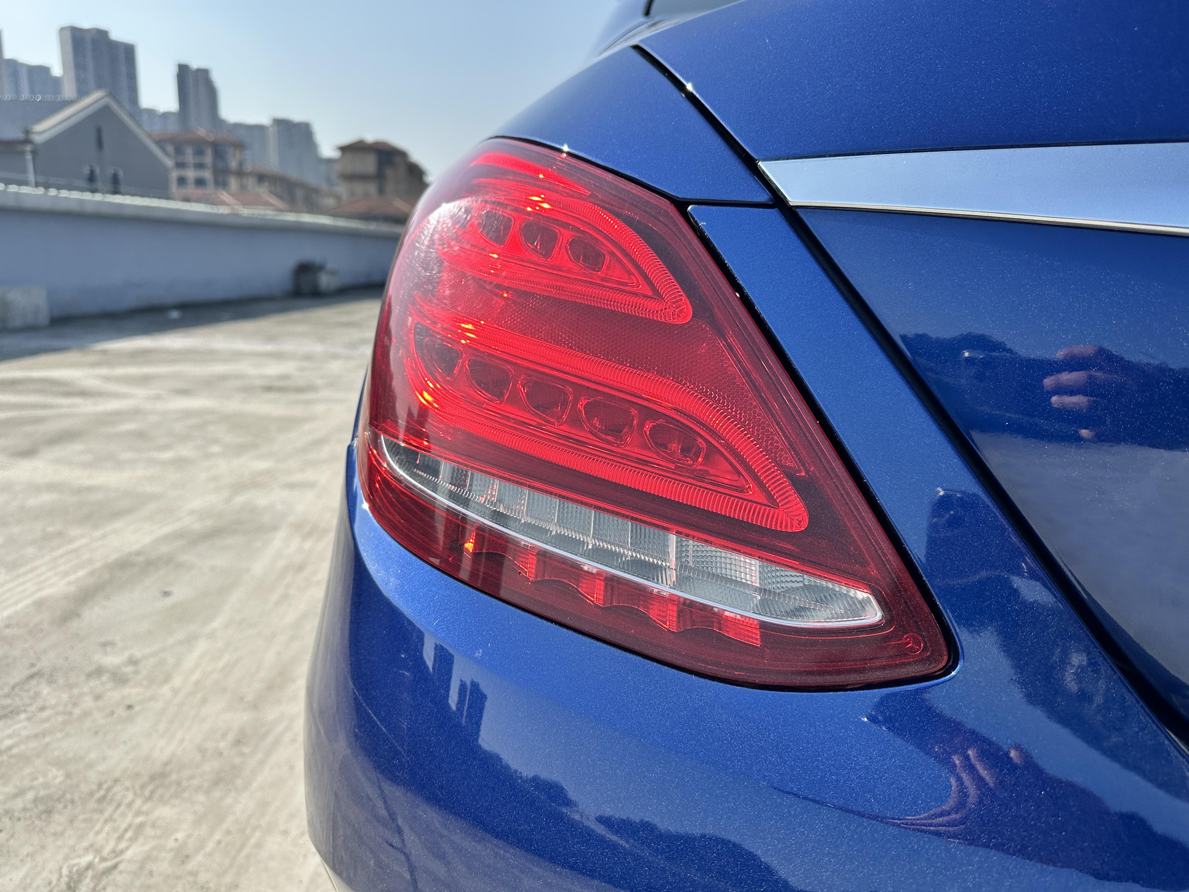 Mercedes-Benz C-Class 2018 thumb 7