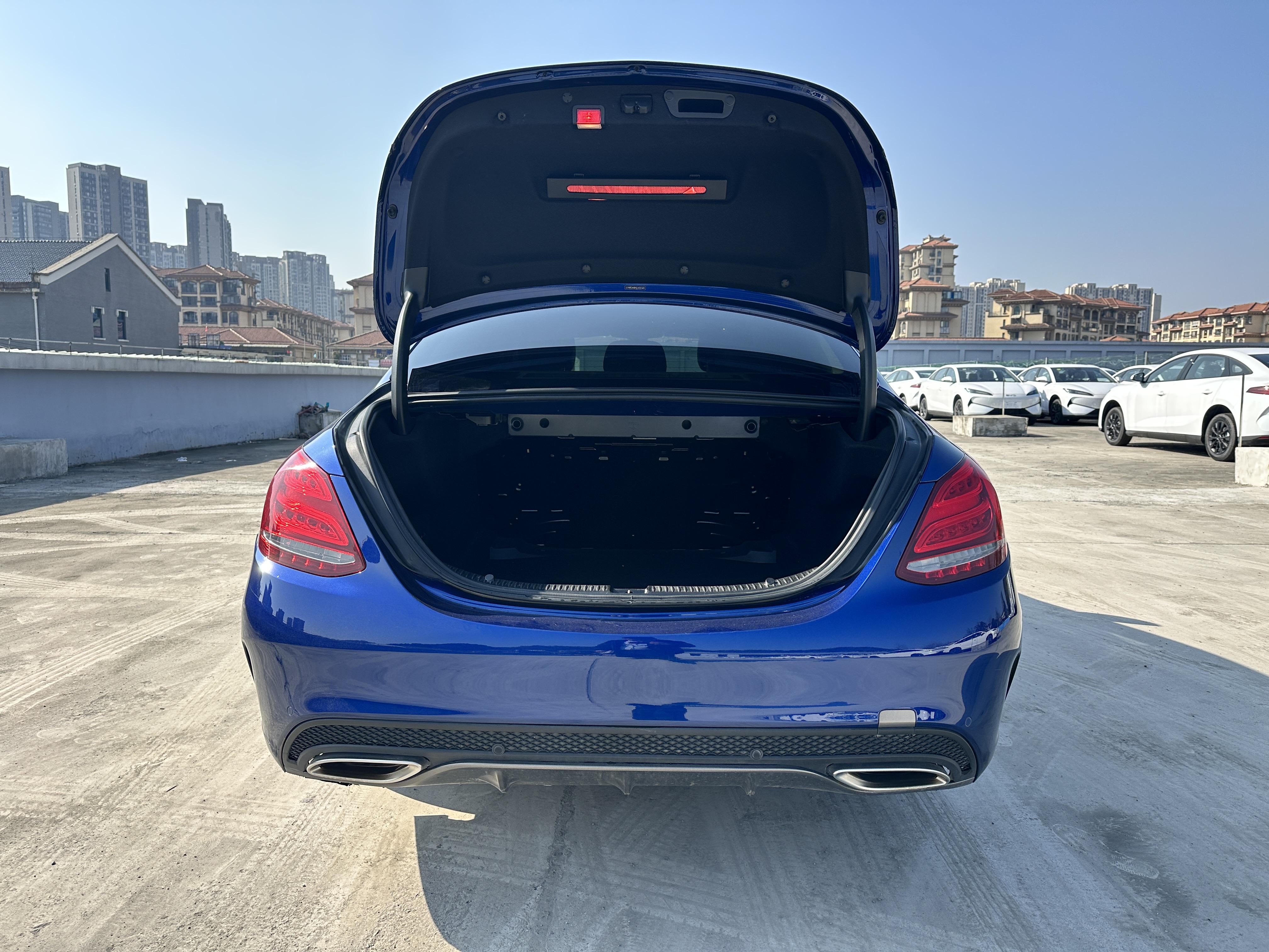 Mercedes-Benz C-Class 2018 thumb 8