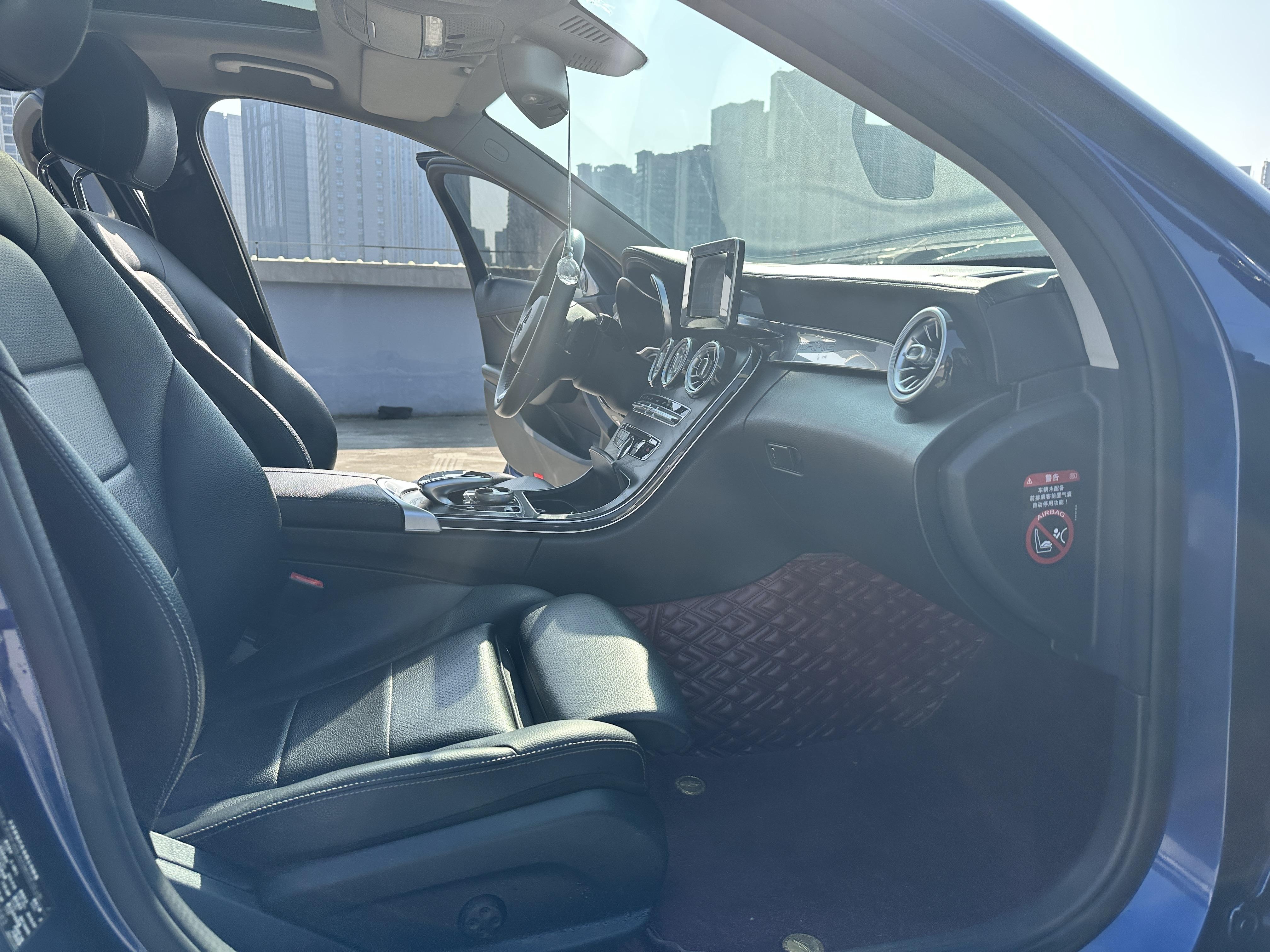Mercedes-Benz C-Class 2018 thumb 9