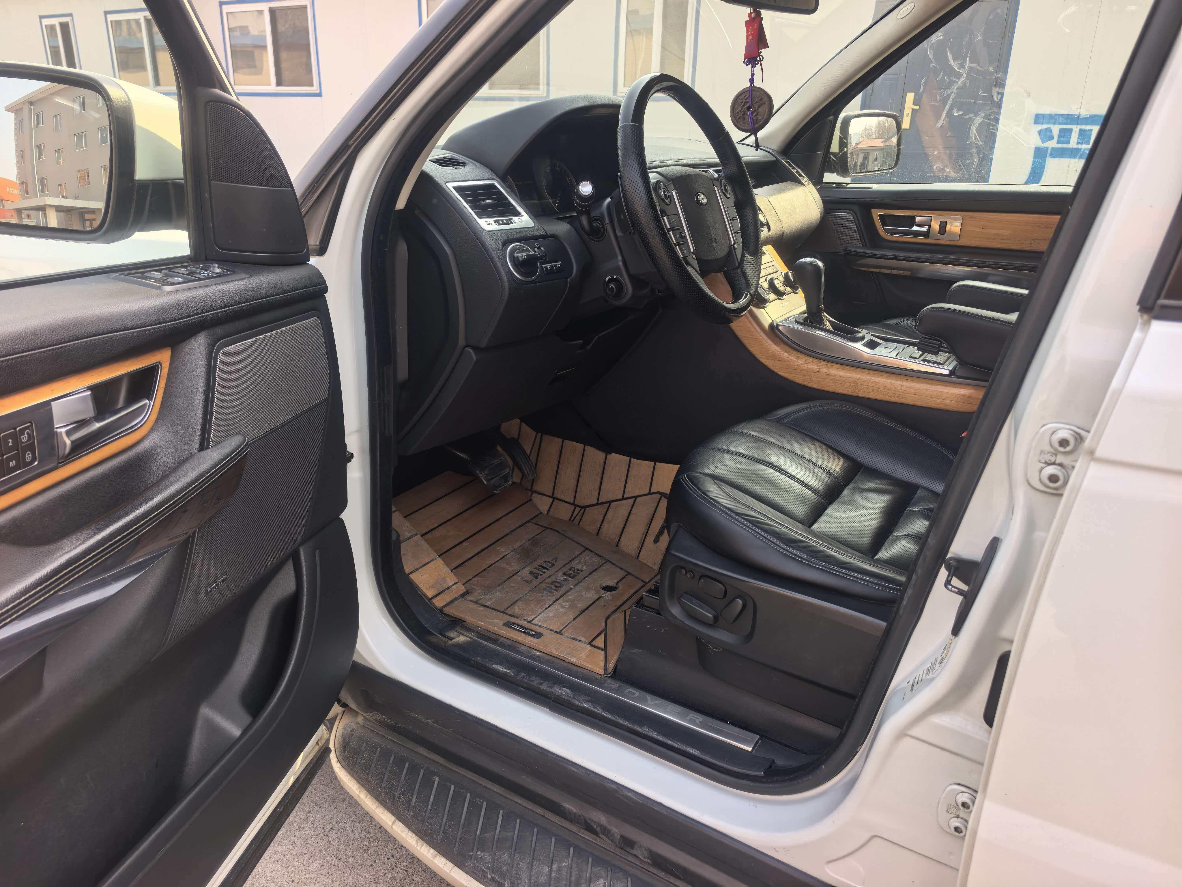 Land Rover Range Rover Sport 2012 thumb 8