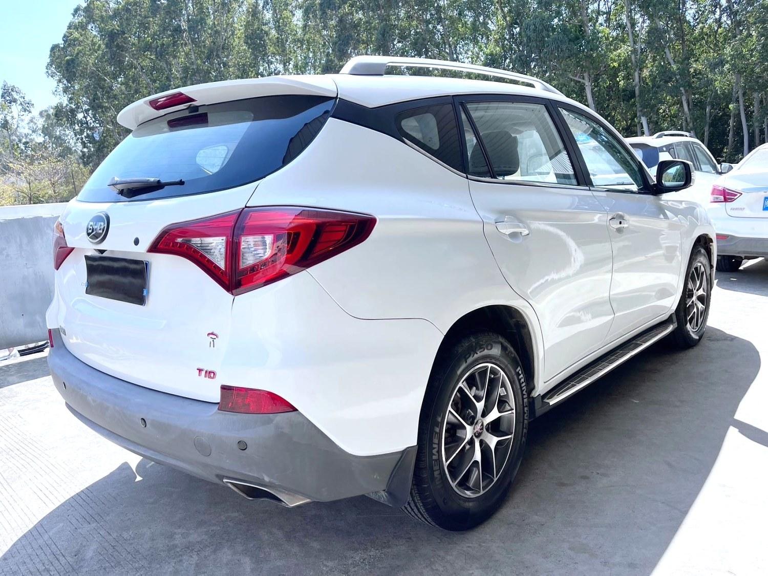 BYD Song 2016 thumb 4