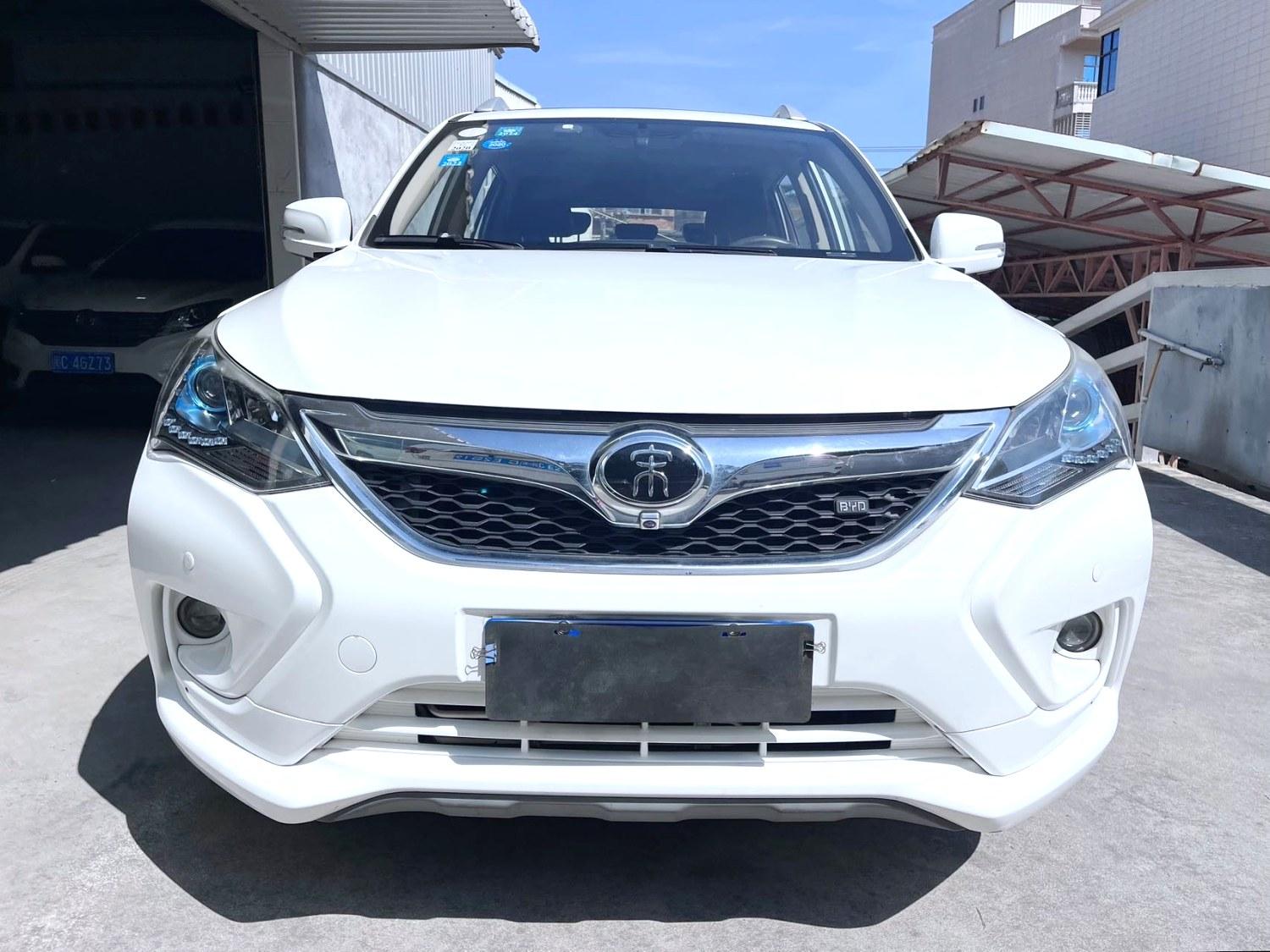 BYD Song 2016 thumb 9