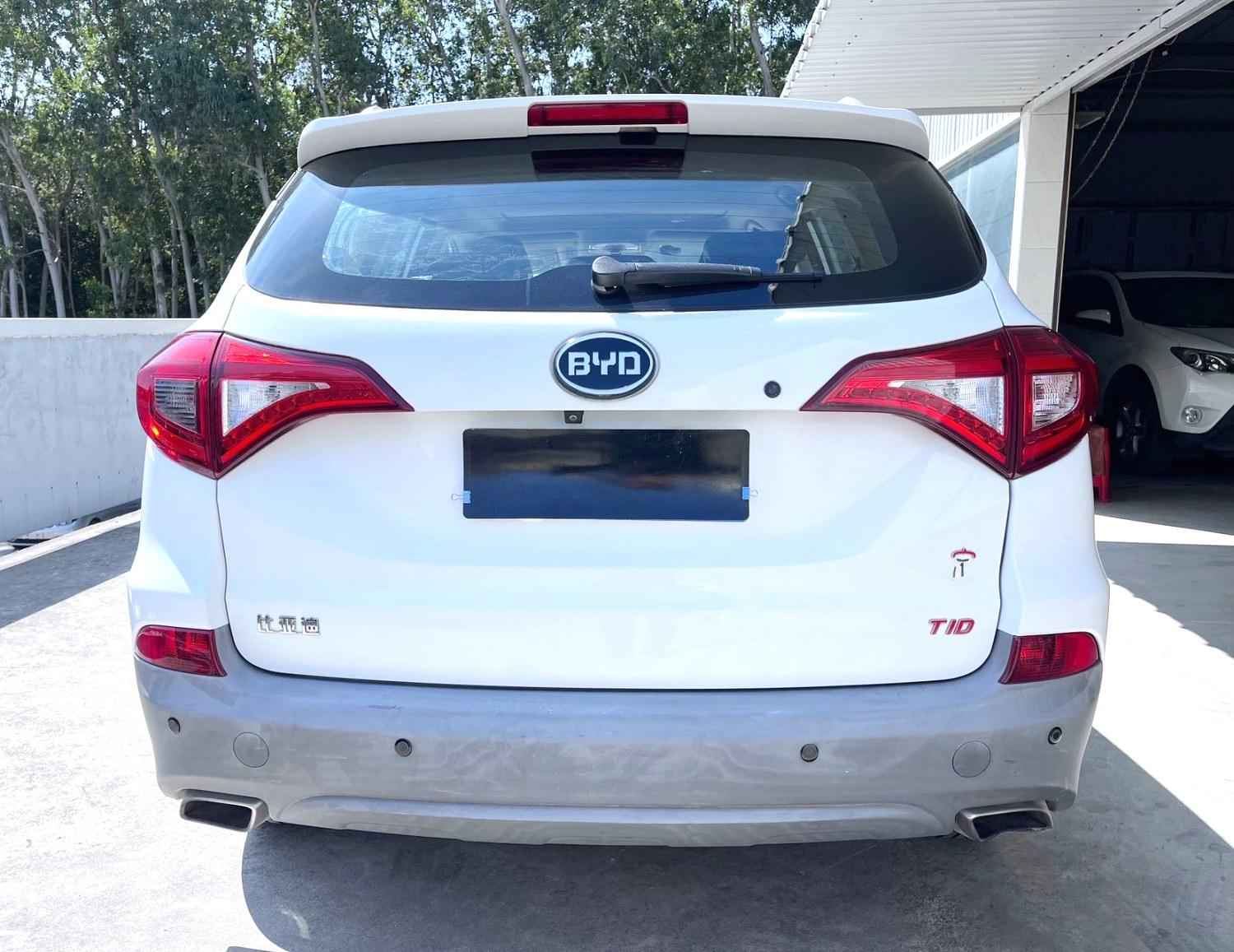 BYD Song 2016 thumb 12