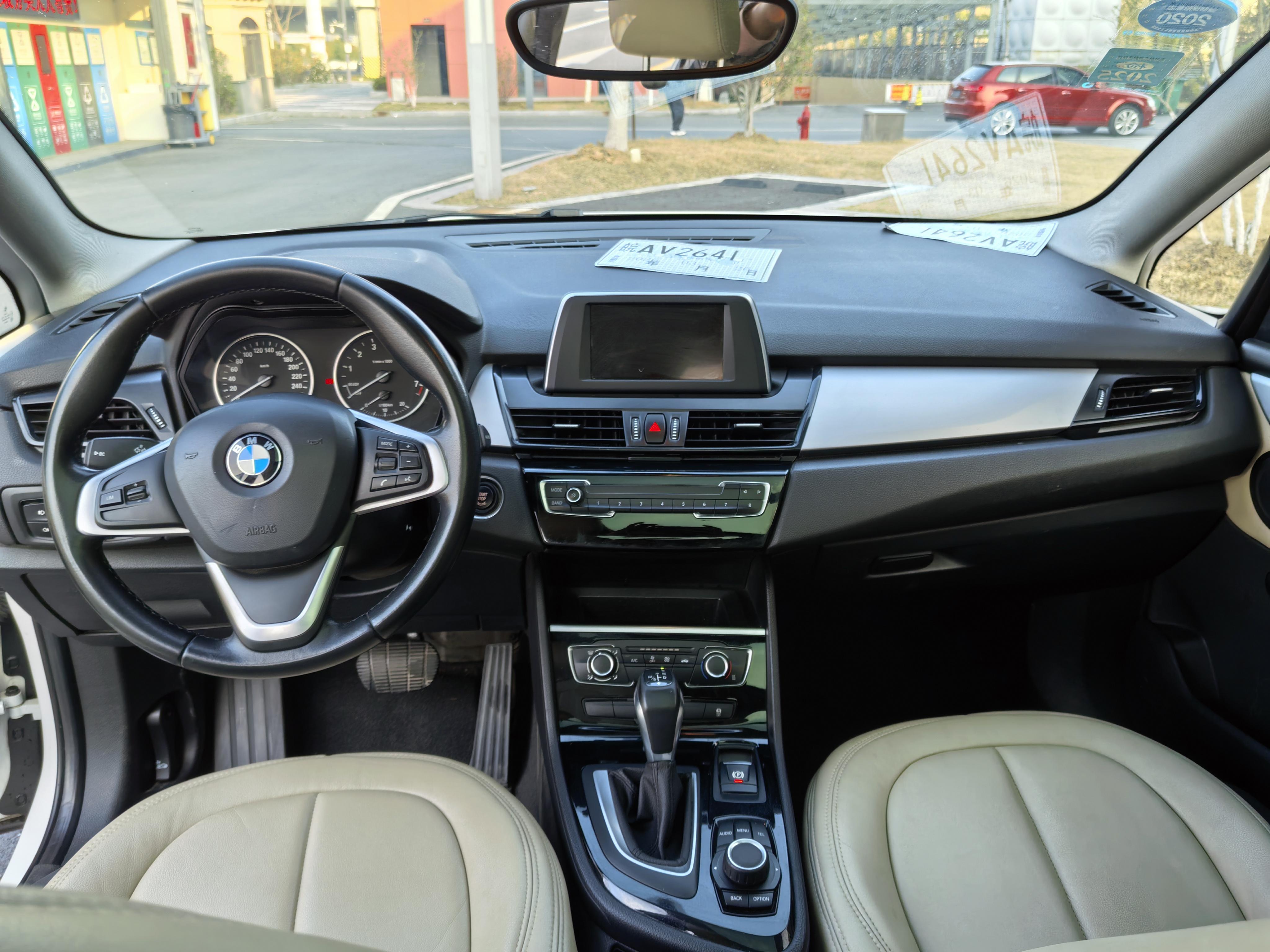BMW 2 серии Active Tourer 2017 thumb 5