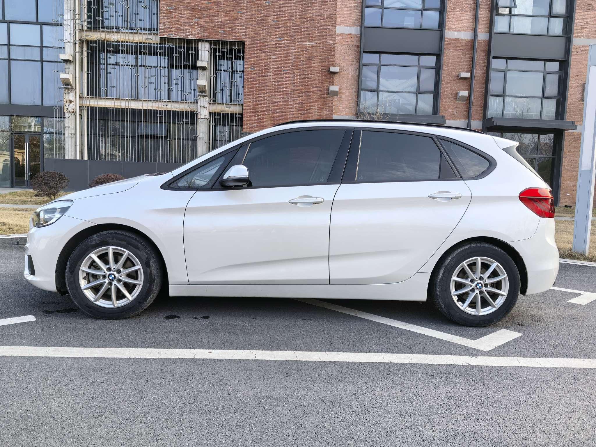 BMW 2 серии Active Tourer 2017 thumb 11