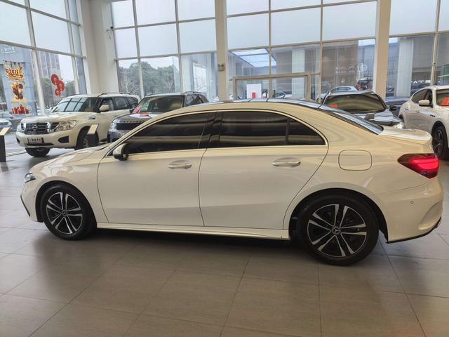 Mercedes-Benz A-Class 2023 thumb 3