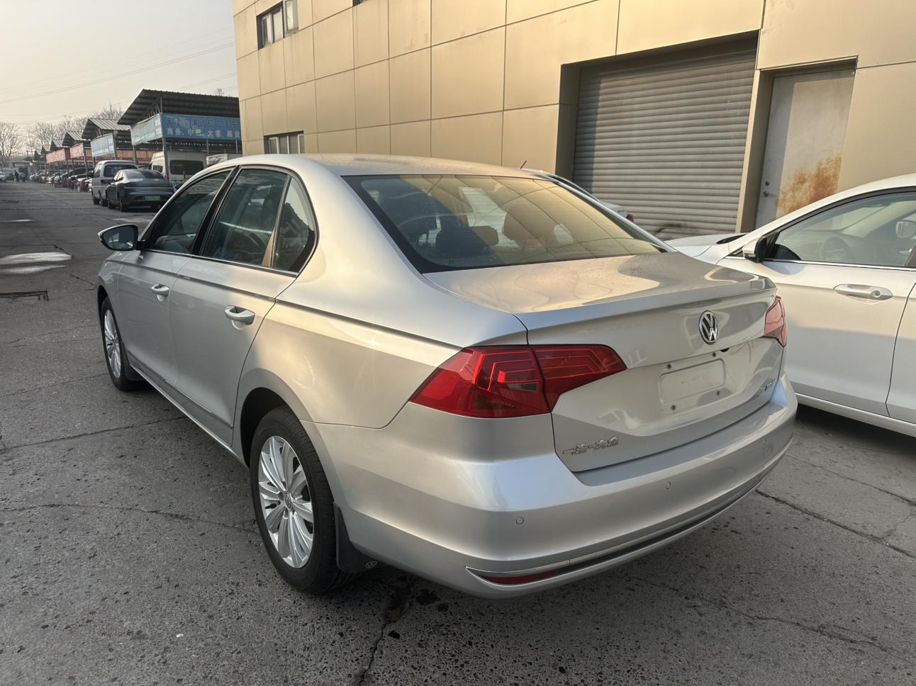 Volkswagen Bora 2017 thumb 2