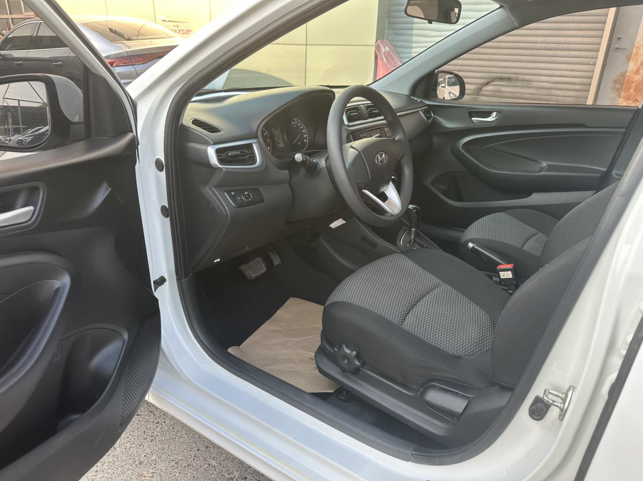Hyundai Solaris 2019 thumb 8