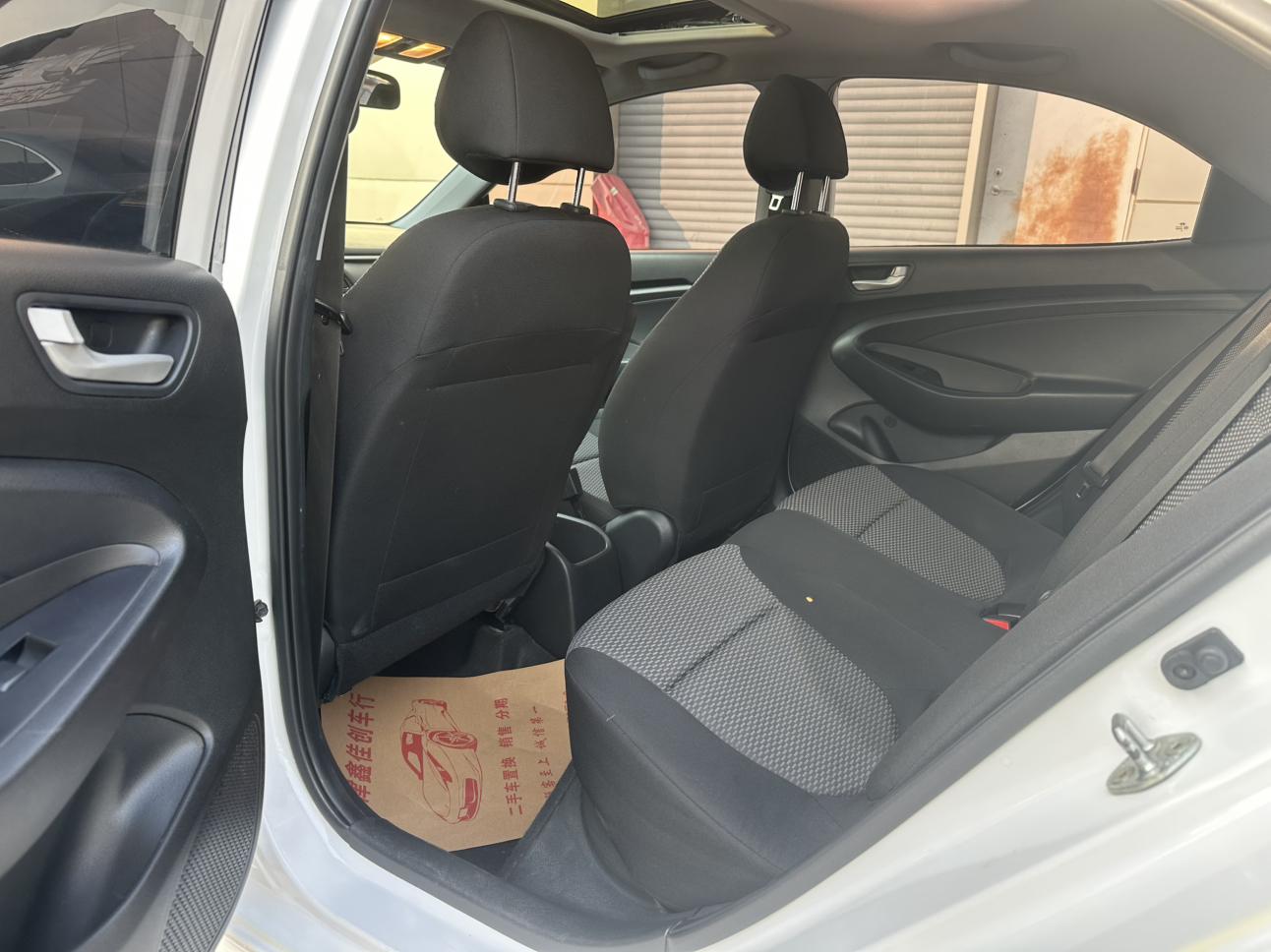 Hyundai Solaris 2019 thumb 10