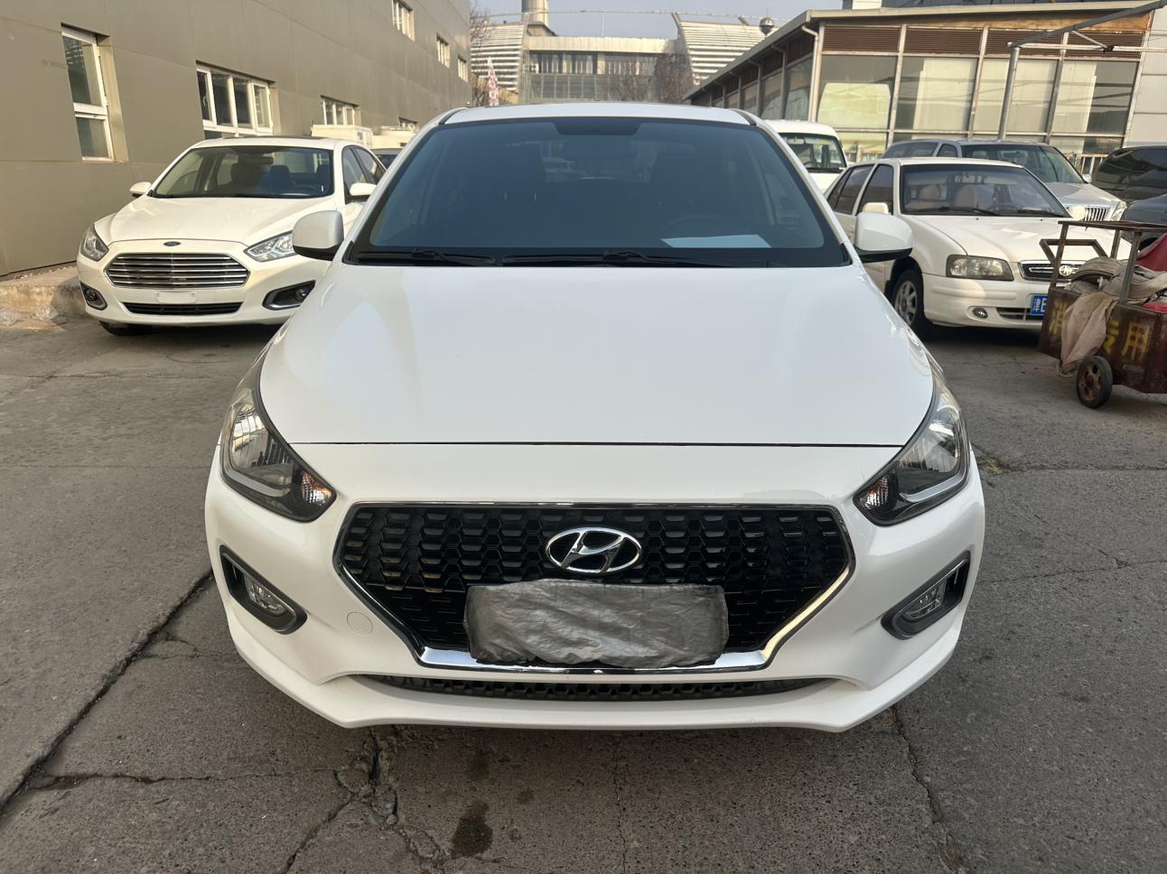 Hyundai Solaris 2019 thumb 12