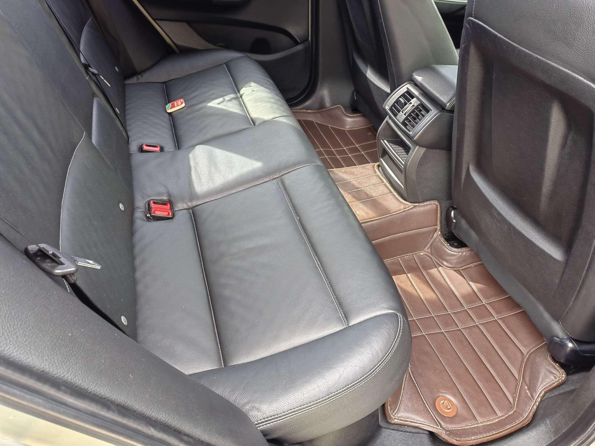BMW X3 2012 thumb 7