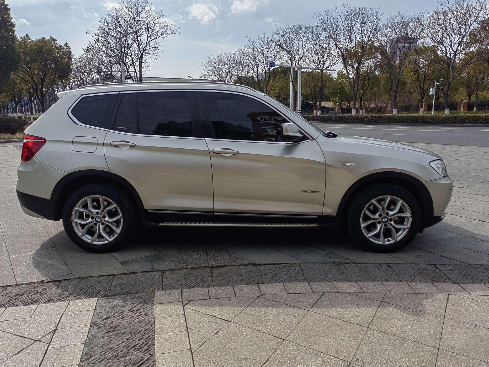 BMW X3 2012 thumb 12