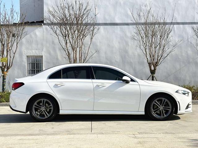Mercedes-Benz A-Class 2020 thumb 4