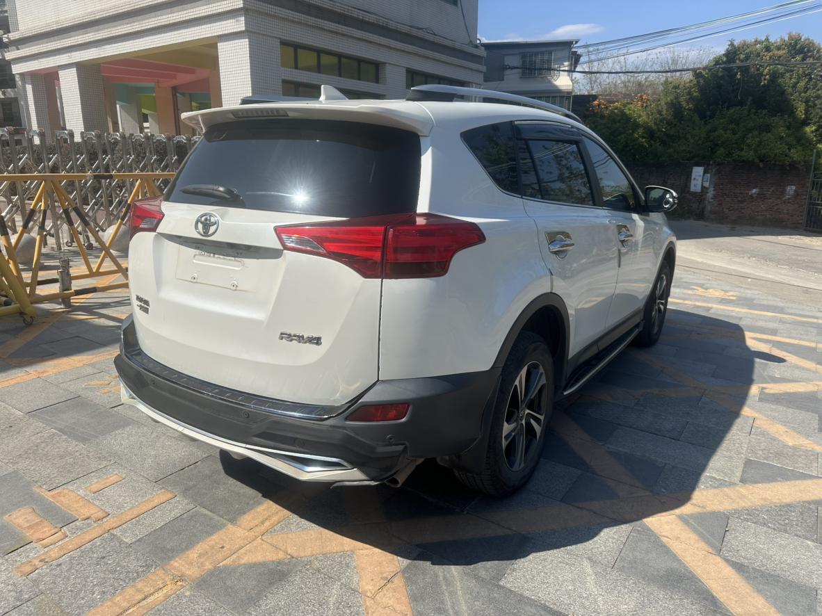 Toyota RAV4 2016 thumb 4
