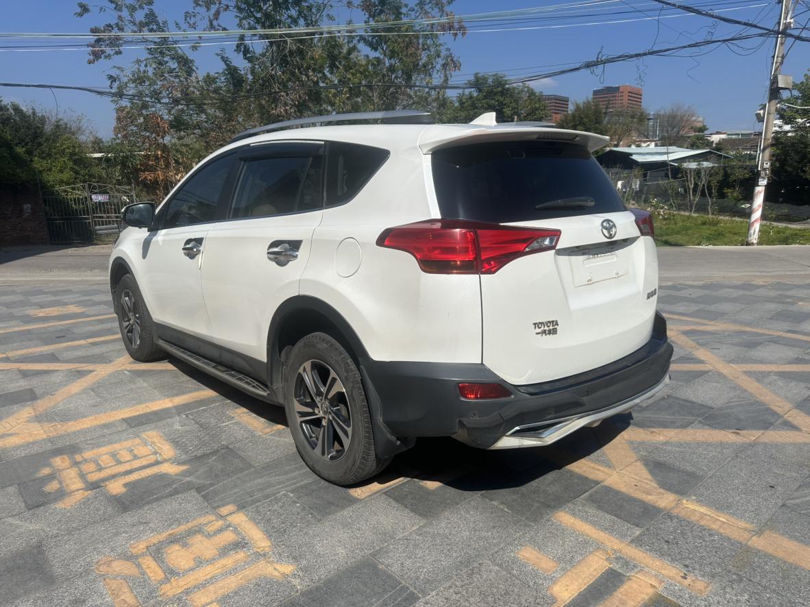 Toyota RAV4 2016 thumb 11