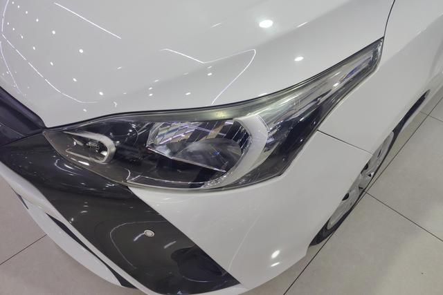 Toyota Yaris 2016 thumb 3