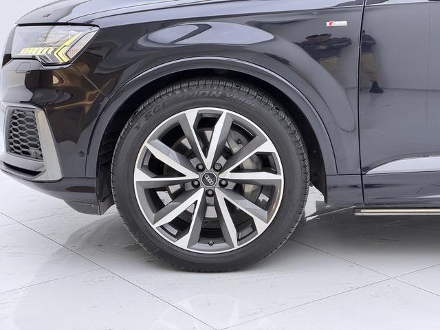 Audi Q7 2021 thumb 2