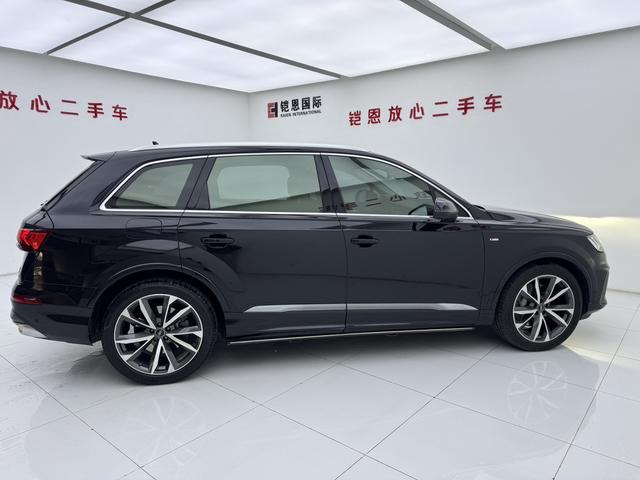 Audi Q7 2021 thumb 3