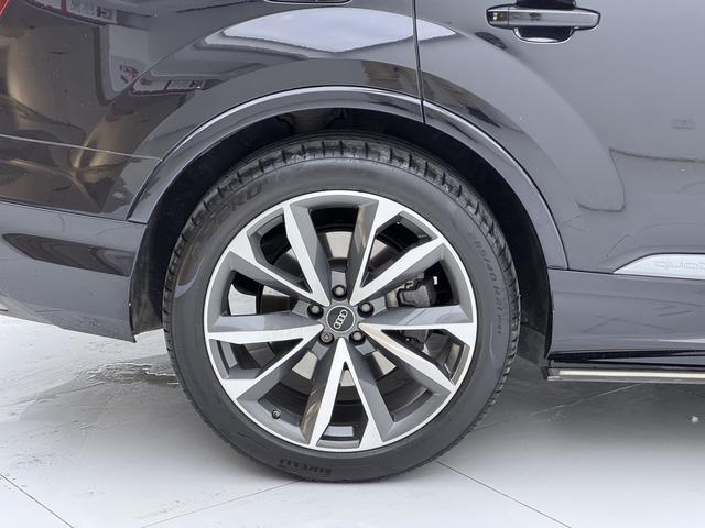 Audi Q7 2021 thumb 4