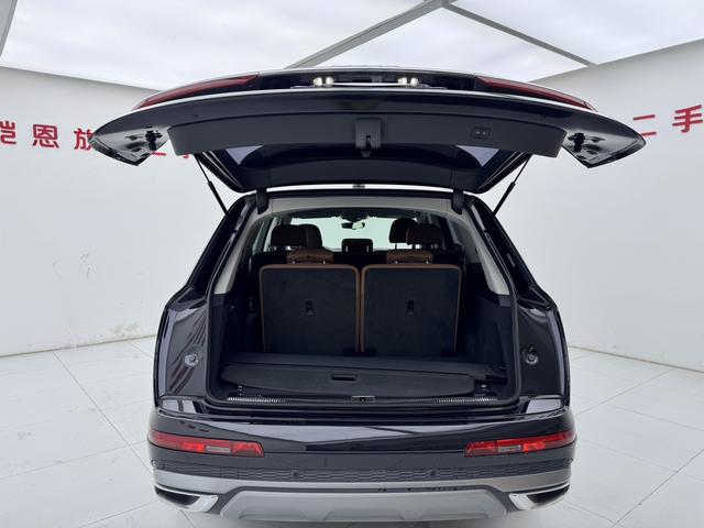 Audi Q7 2021 thumb 7