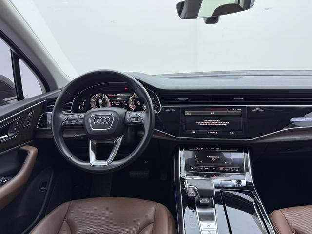 Audi Q7 2021 thumb 9