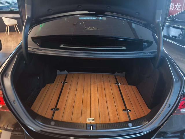 Mercedes-Benz E-Class 2023 thumb 3