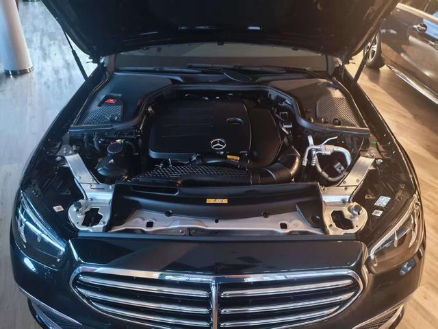 Mercedes-Benz E-Class 2023 thumb 6